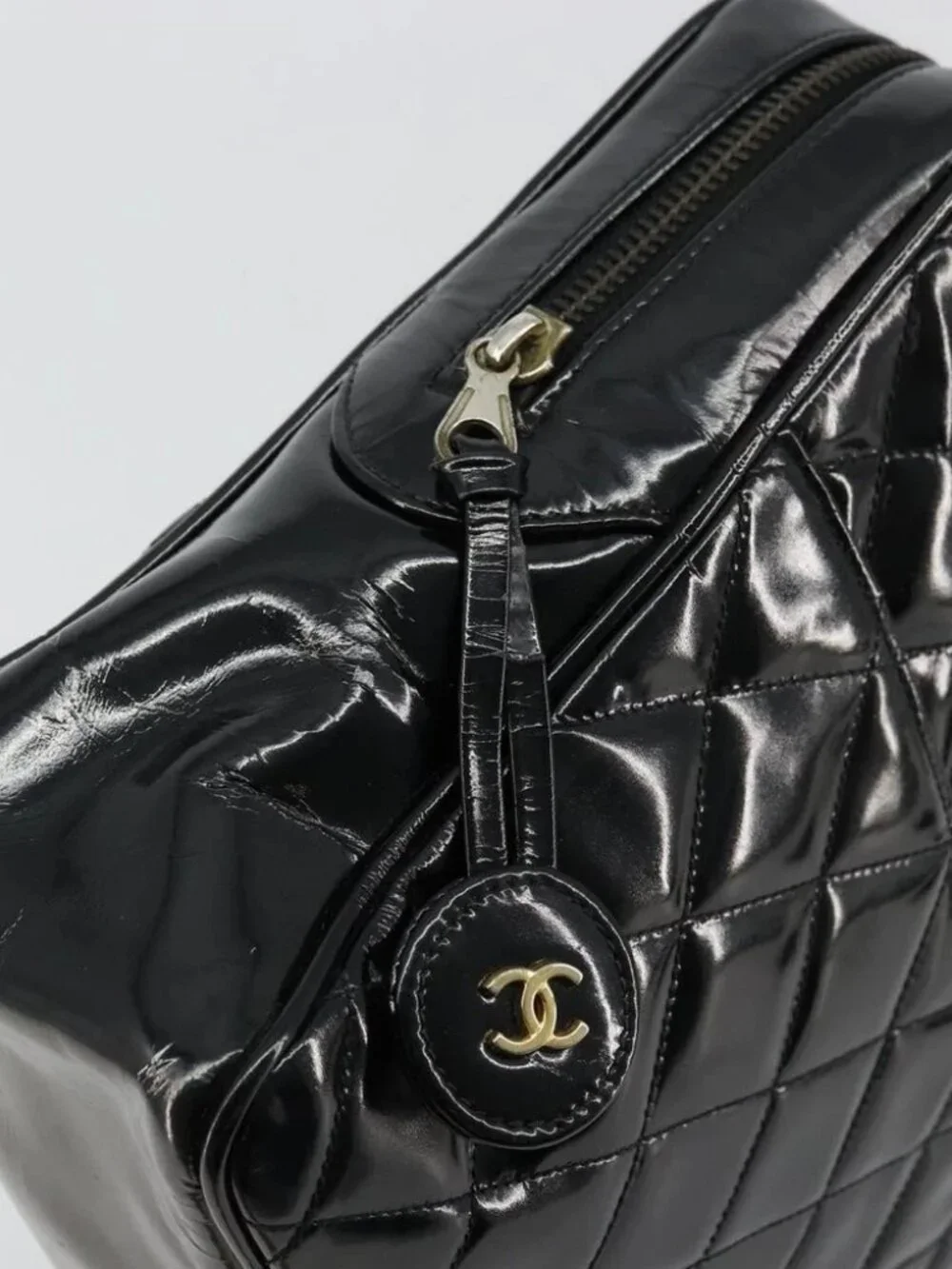 CHANEL Matelasse Chain Shoulder Bag Patent leather Black Gold CC Auth 175899